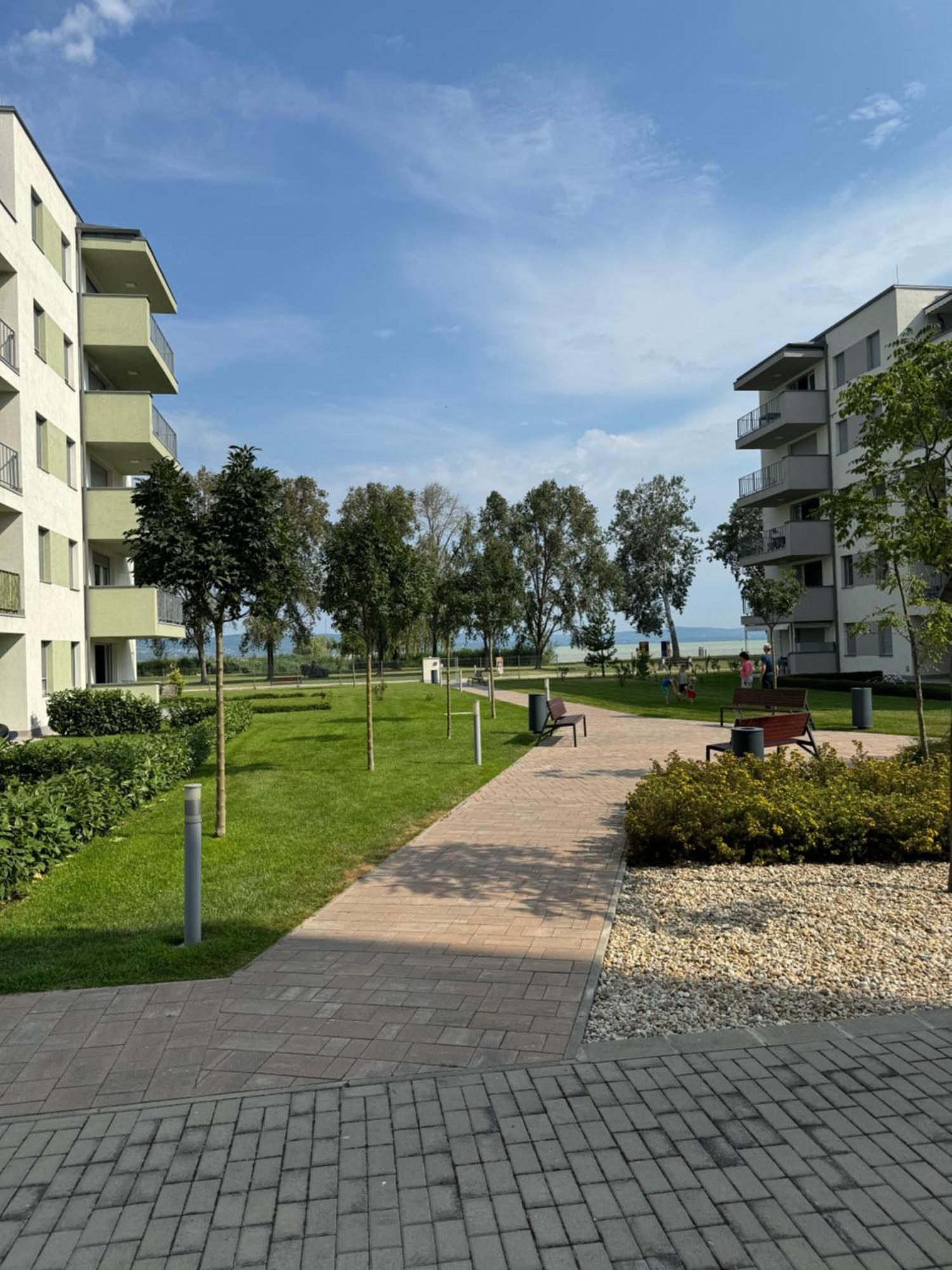 Lelle Resort Apartman Balatonlelle Exterior foto